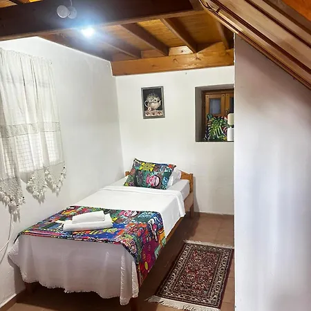 Madam Afrodit Bozcaada