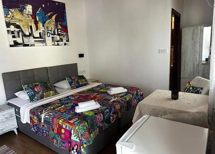 Madam Afrodit Hotel *