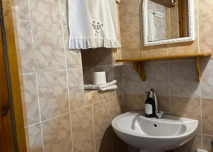 Madam Afrodit Hotel *