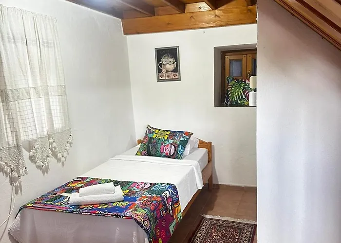 Madam Afrodit Bozcaada