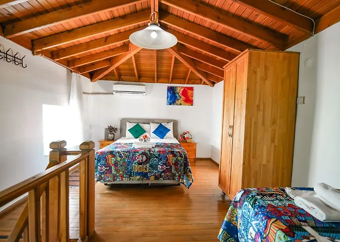 Madam Afrodit Hotel *